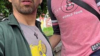 Gay cruising – sex contacts transform into a passionate blowjob
