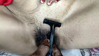 Shaved pussy close-up with homemade video of fucking indian
