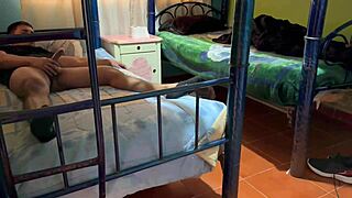 Desconocido se mete a coger a escondidas con mi novio