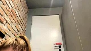 She wants to have sex in public