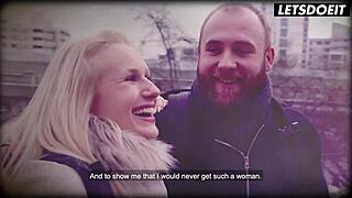 हॉर्नी सौतेली बहन एंजल विकी बाथरूम में दो बड़े लंड संभालती है