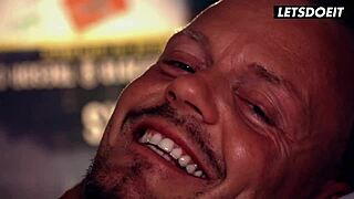 क्या ये पेटाइट 18+ 18 साल की व्लॉगर हॉस्टल में चुदाई हैंडल कर सकती है?