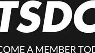 do gamer girls really spice up with lesbian threesome